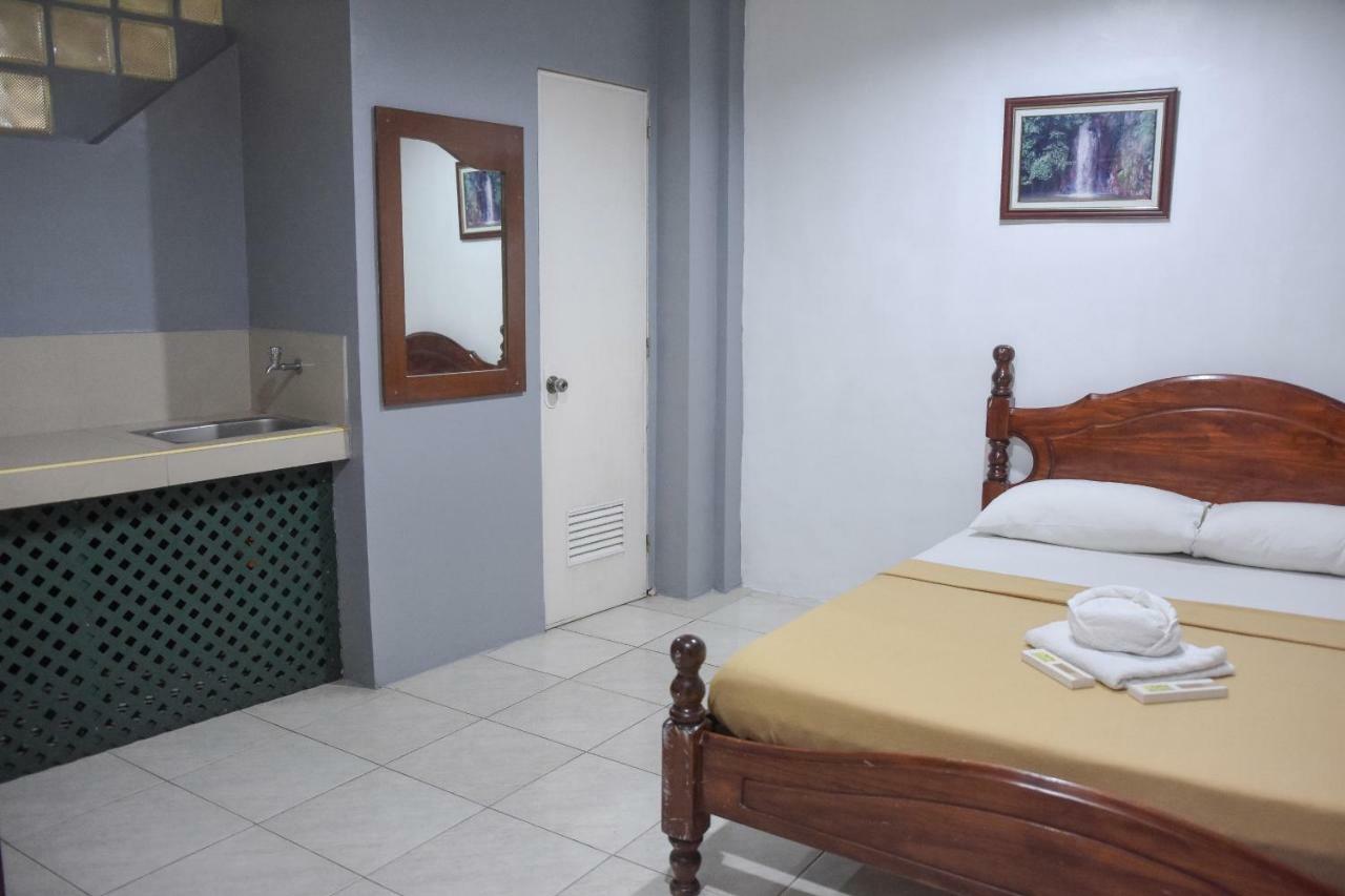 Dumaguete City Tiptop Tower Suite Inn מראה חיצוני תמונה